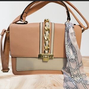 Elegant Tan and Cream Handbag with Gold Accents